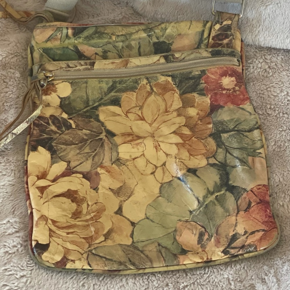 Mauricio Taiuti Crossbody Purse